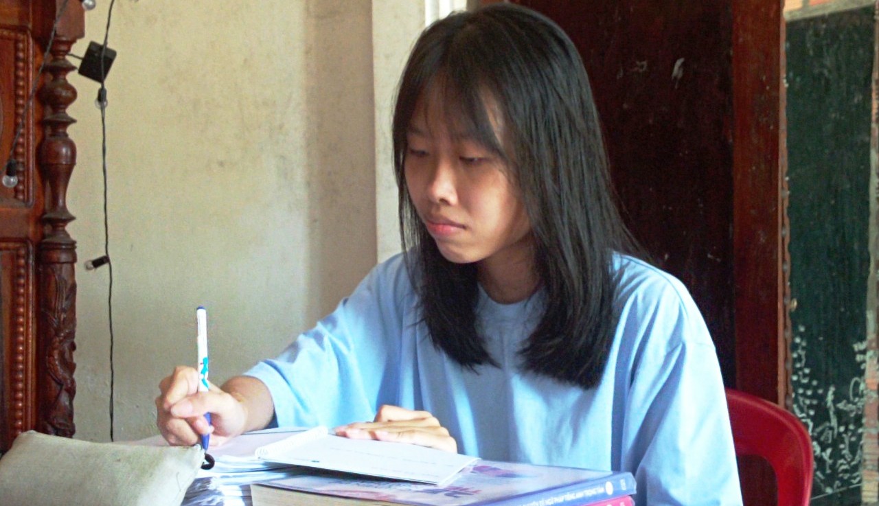 Thủ khoa khối C Không học thêm vẫn học giỏi