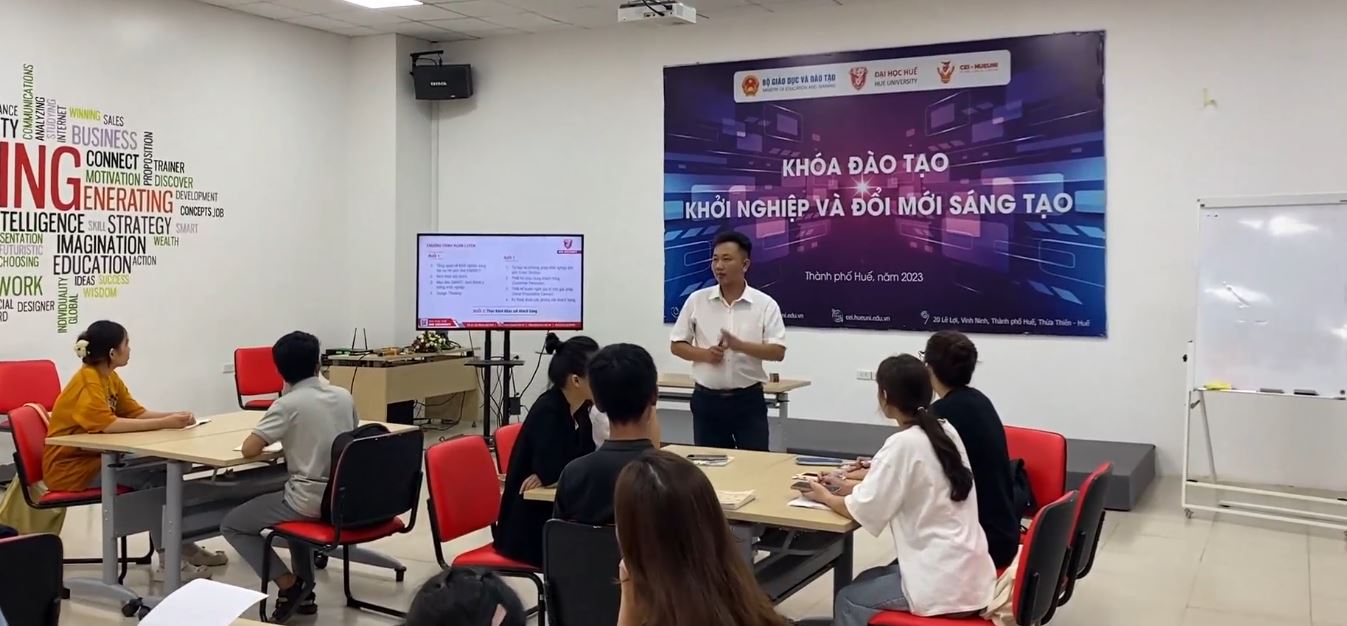 Khơi dậy đam mê khởi nghiệp sáng tạo trong sinh viên