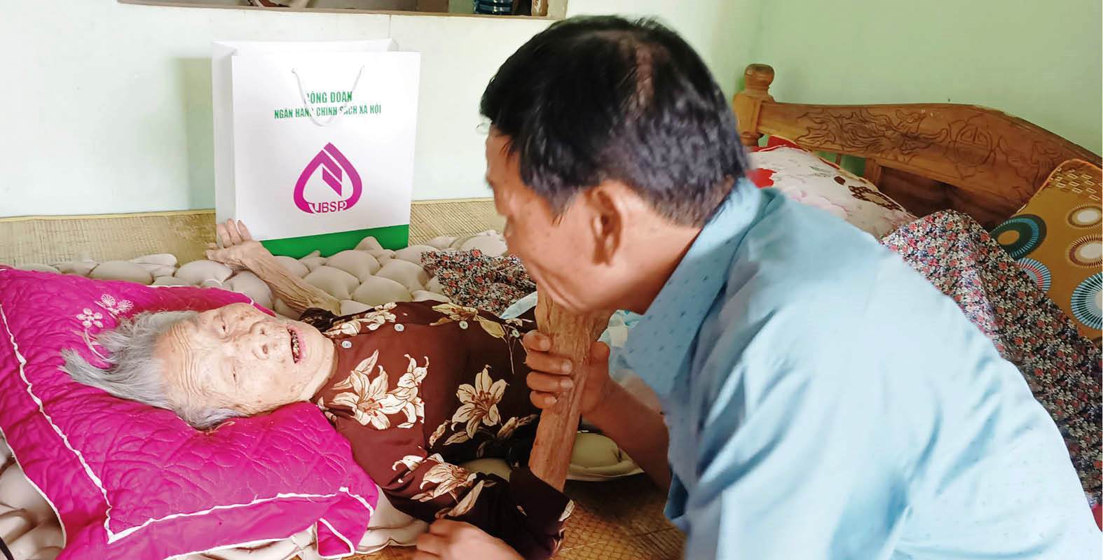 Bằng hành động cụ thể