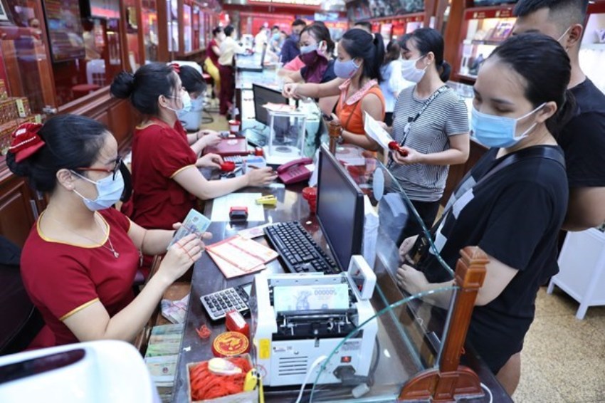 Giá vàng trong nước đảo chiều đi xuống theo đà giảm thế giới