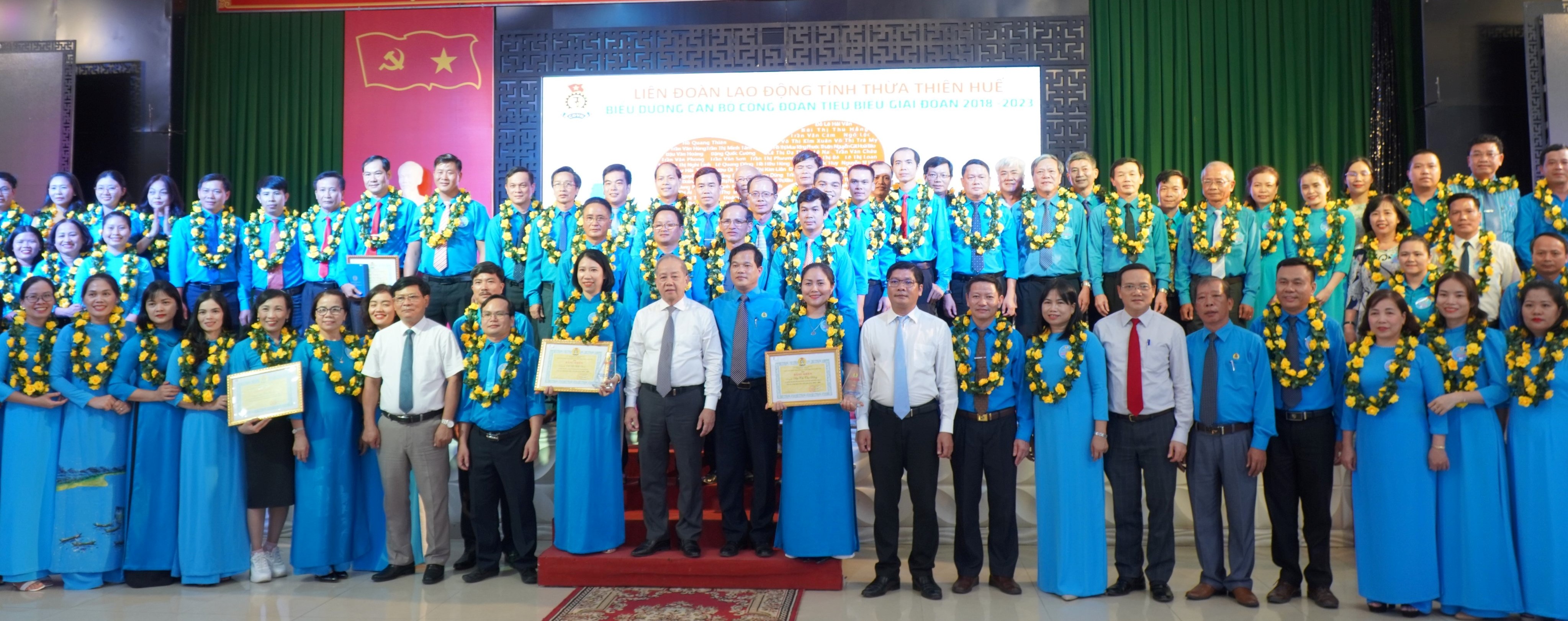 Biểu dương 94 cán bộ công đoàn tiêu biểu