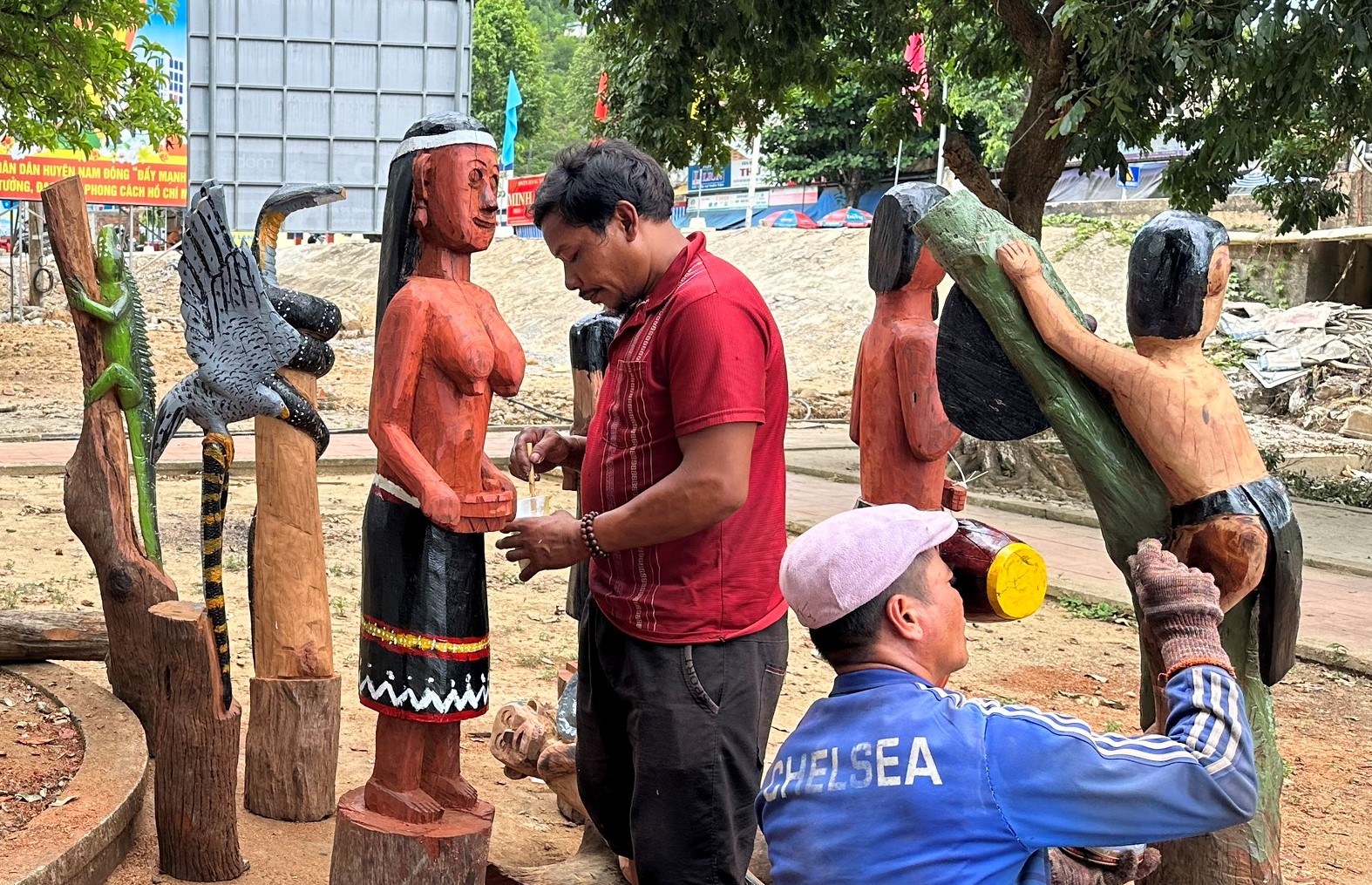 Hơn 140 tác phẩm điêu khắc sáng tác về đề tài dân tộc Cơ Tu