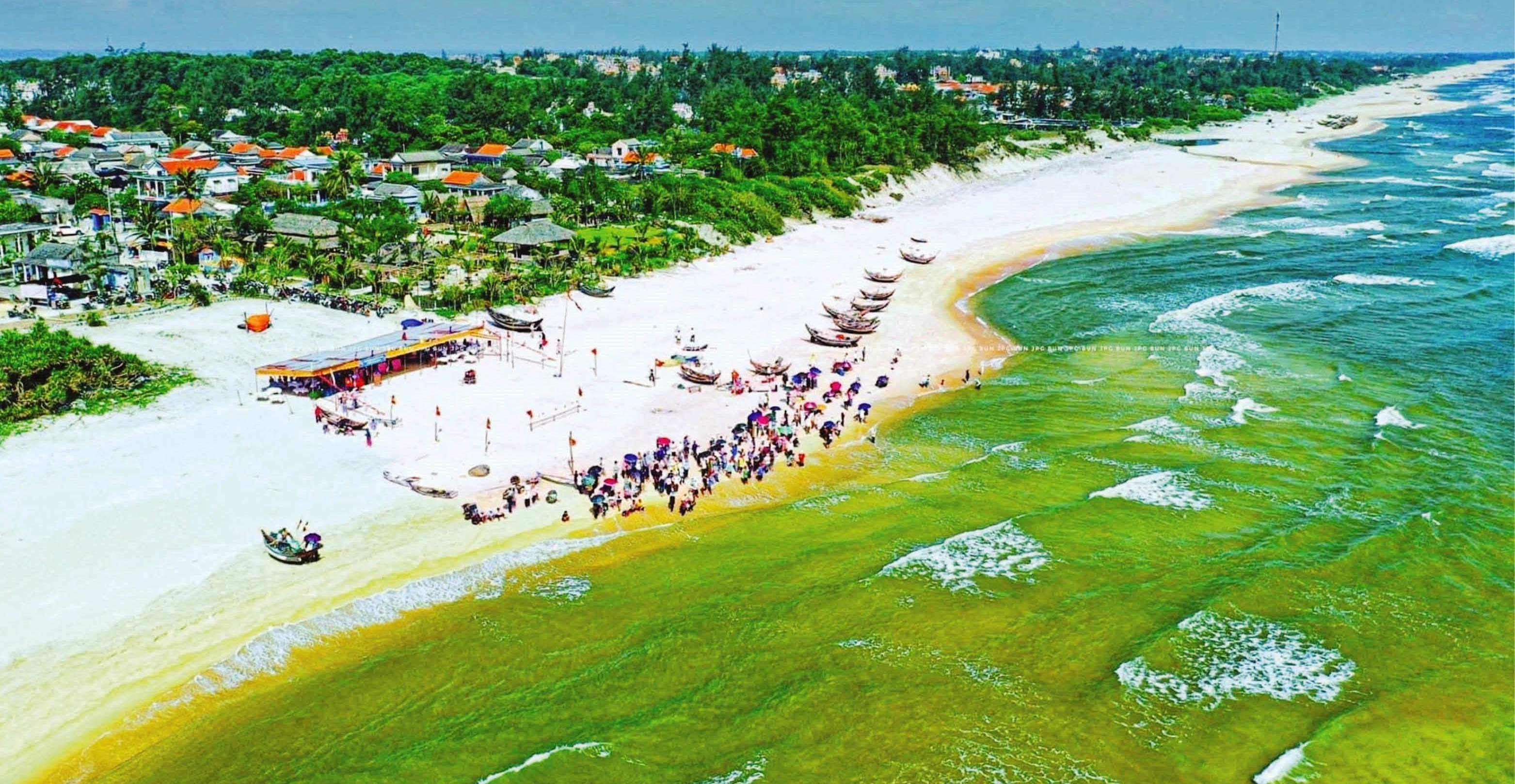 Sôi động du lịch biển khu vực phía bắc