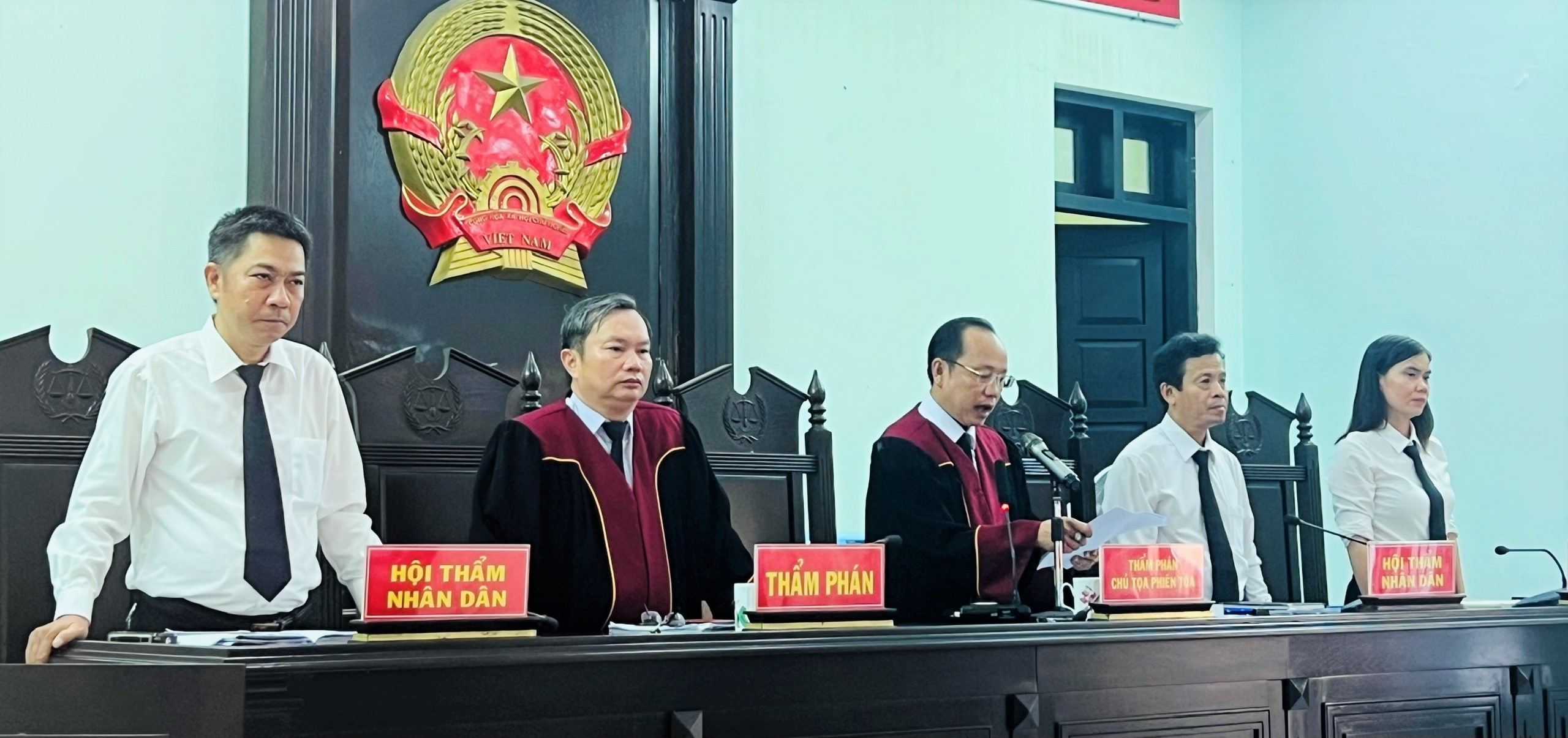 Tòa tuyên án 71 bị cáo vụ “hô biến 1 213 ngôi mộ giả thành mộ thật”