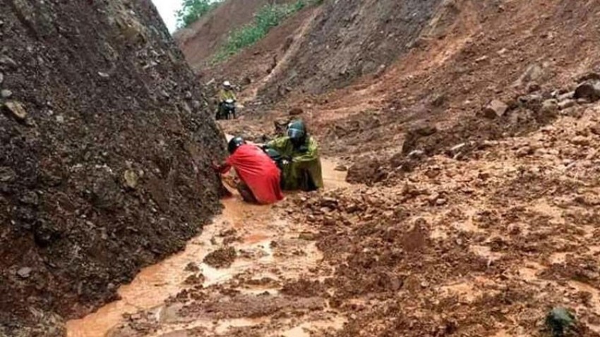 Khẩn trương ứng phó, giảm thiểu thiệt hại do mưa lũ, sạt lở đất