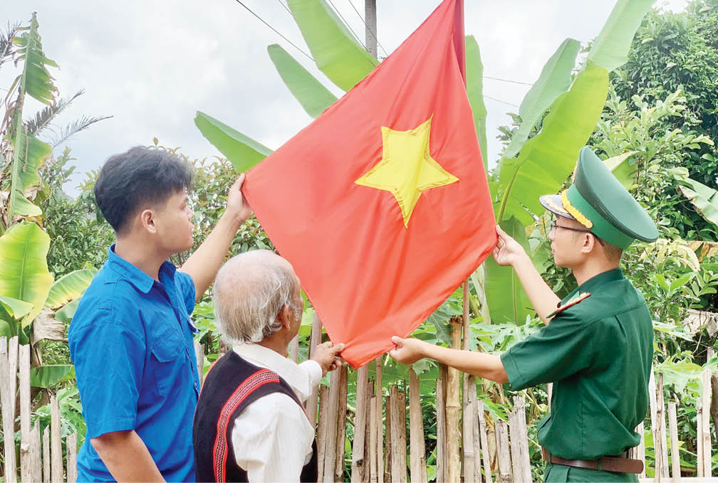 Tinh thần của người đảng viên trẻ trên biên giới