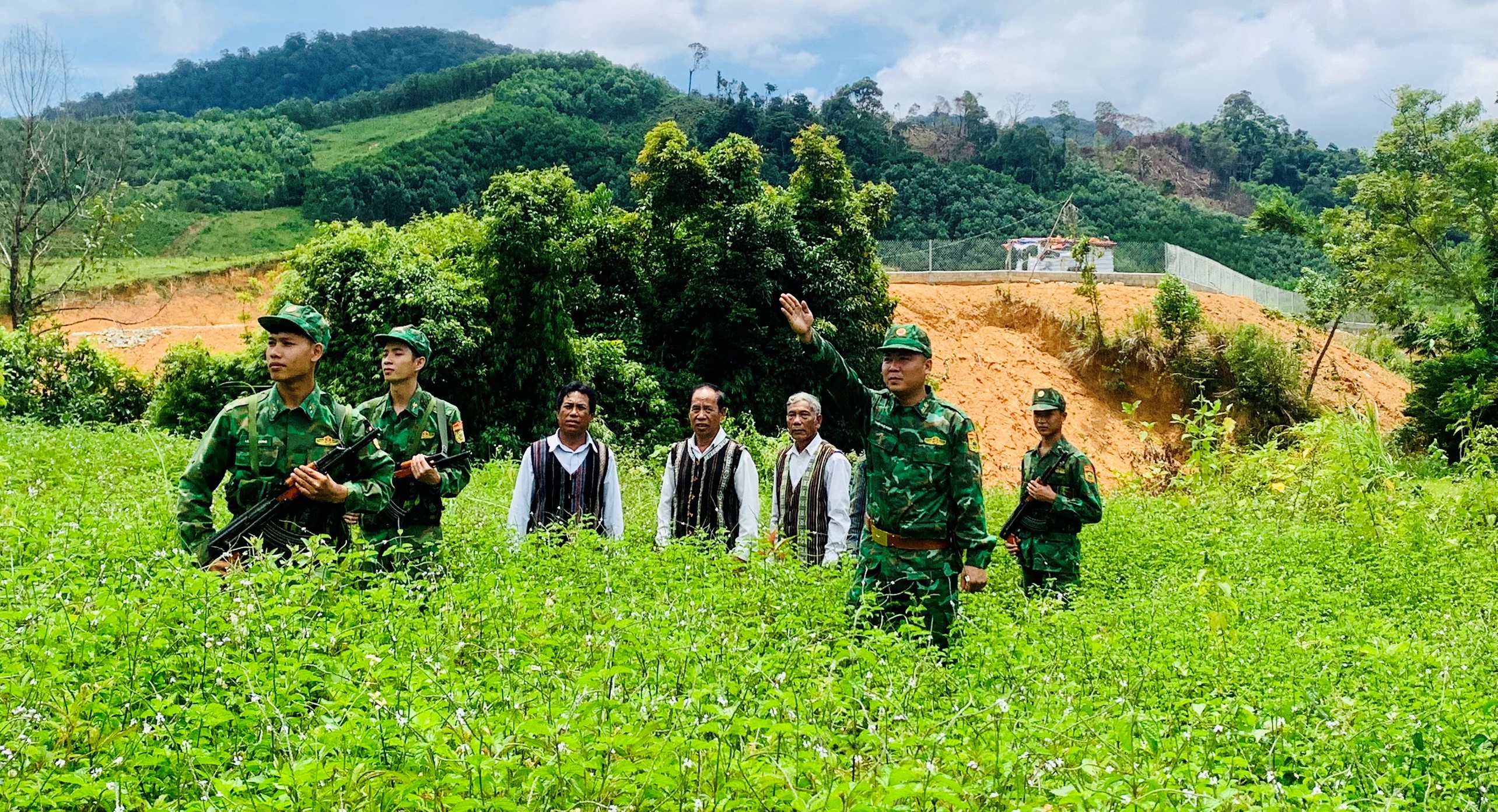 Triển khai thực hiện tốt chiến lược bảo vệ biên giới quốc gia