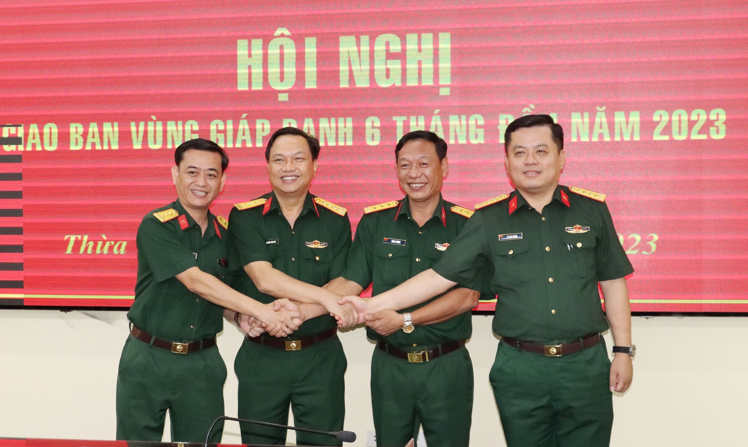 Tiếp tục phối hợp tốt trong hoạt động đóng quân canh phòng