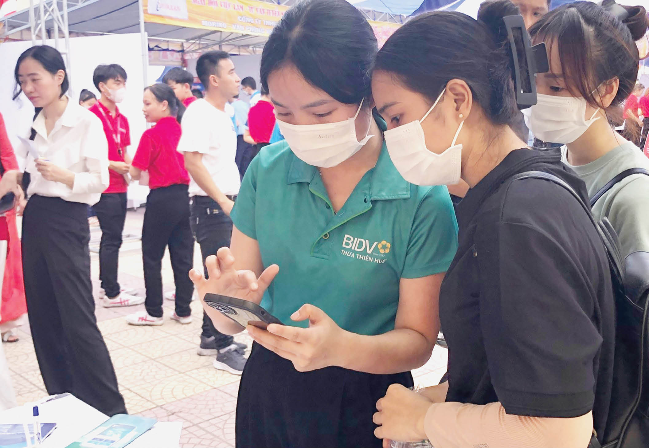 Phát triển thị trường lao động để giải quyết việc làm ổn định