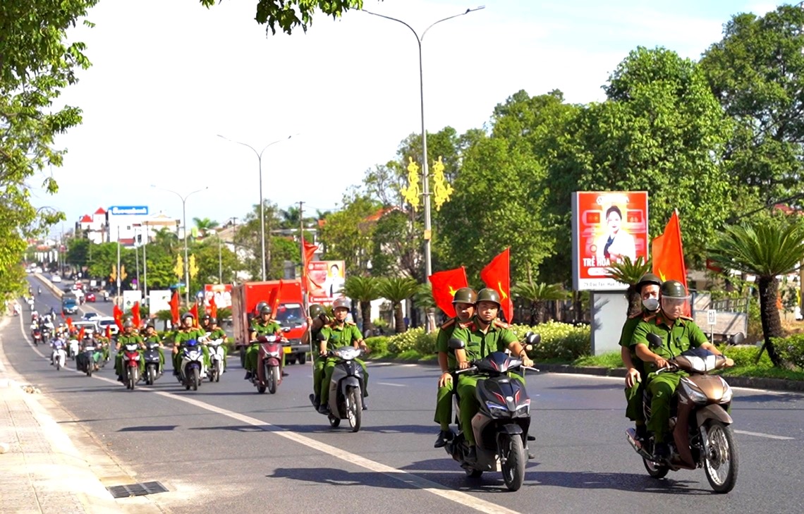 Tổng kiểm soát xe kinh doanh vận tải hành khách, container