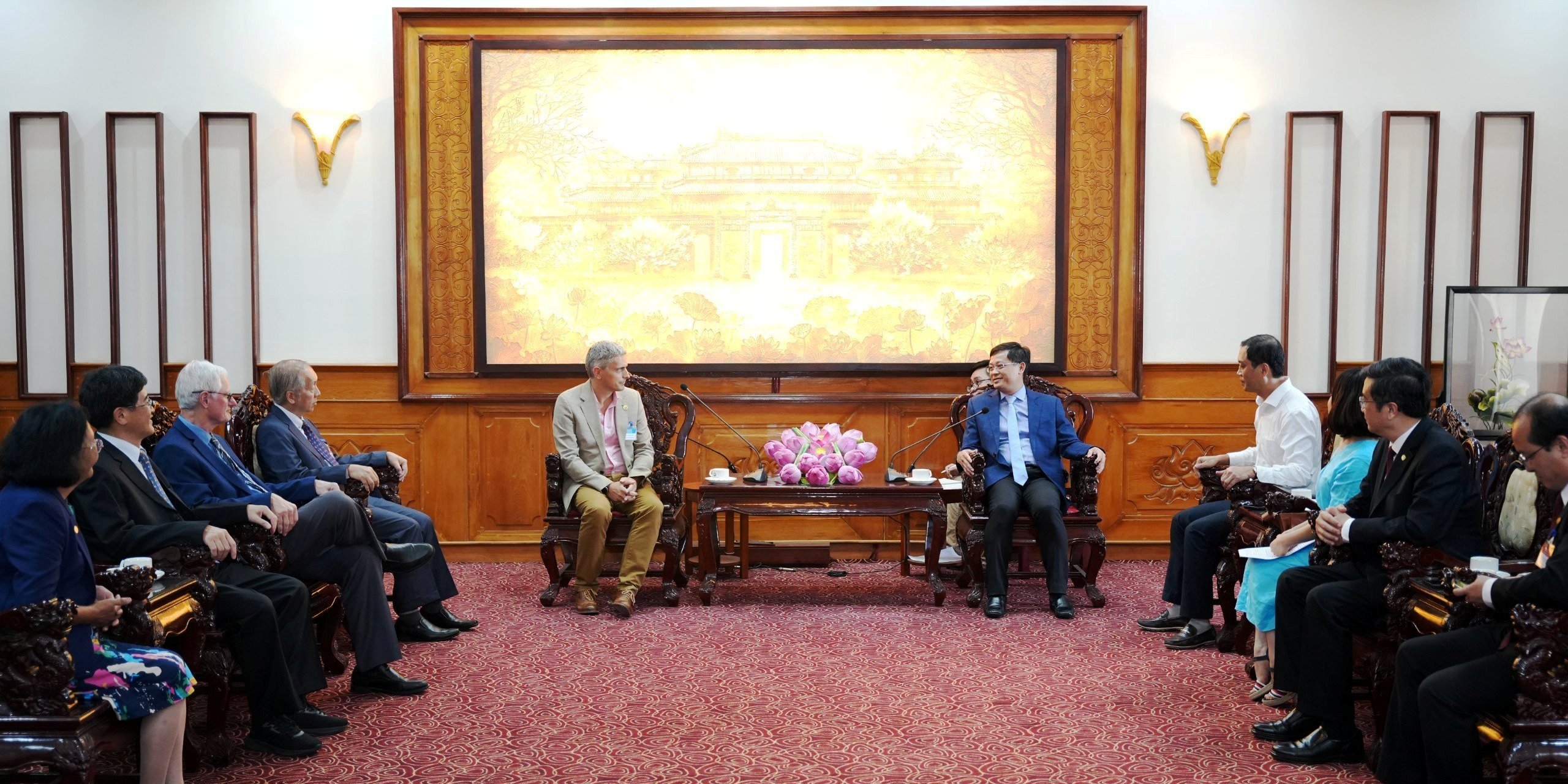 Lãnh đạo tỉnh tiếp xã giao đoàn công tác Văn phòng Tổ chức Y tế thế giới Khu vực Tây Thái Bình Dương