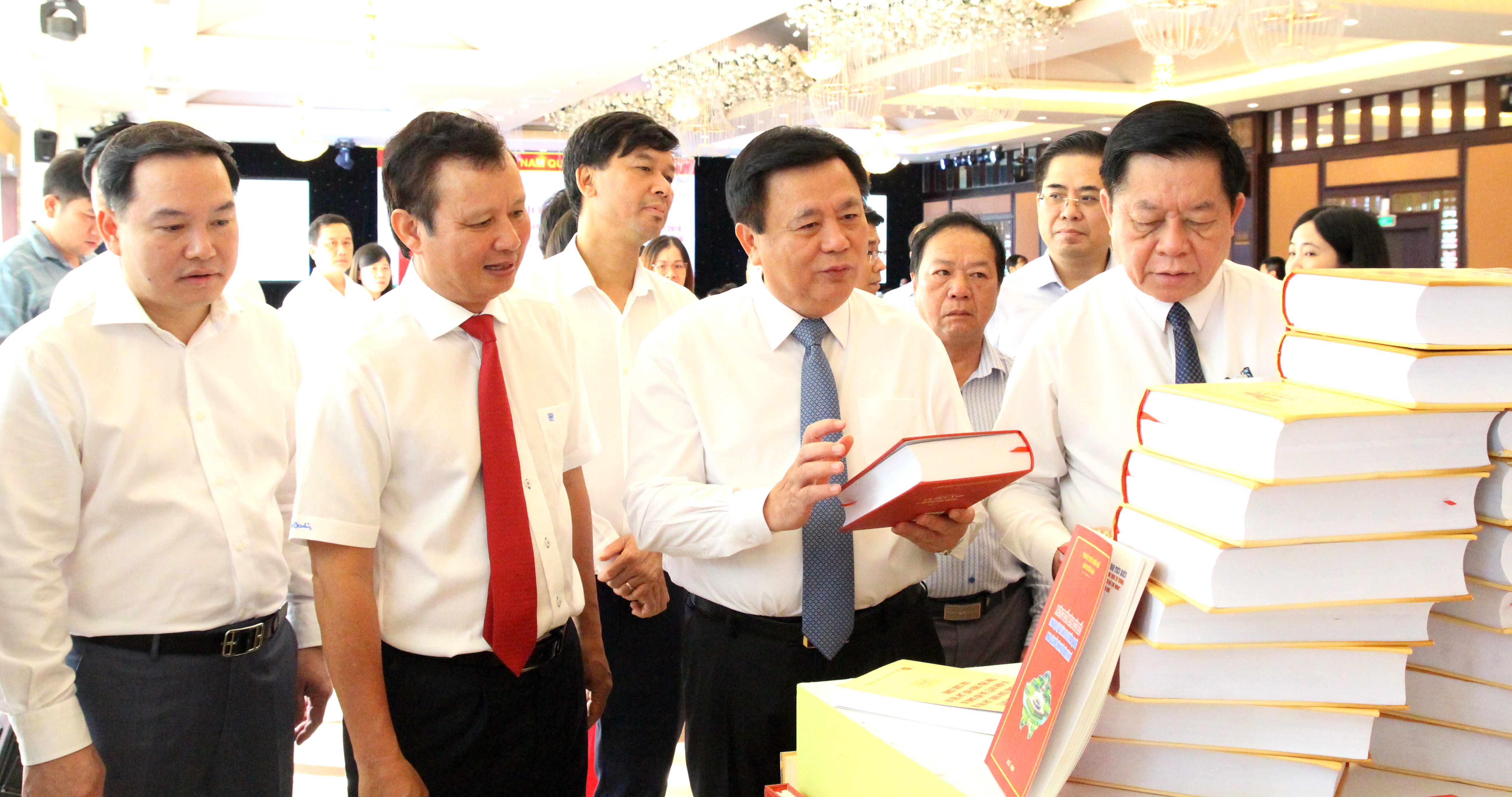 Nâng cao chất lượng nghiên cứu, biên soạn, tuyên truyền, giáo dục lịch sử Đảng