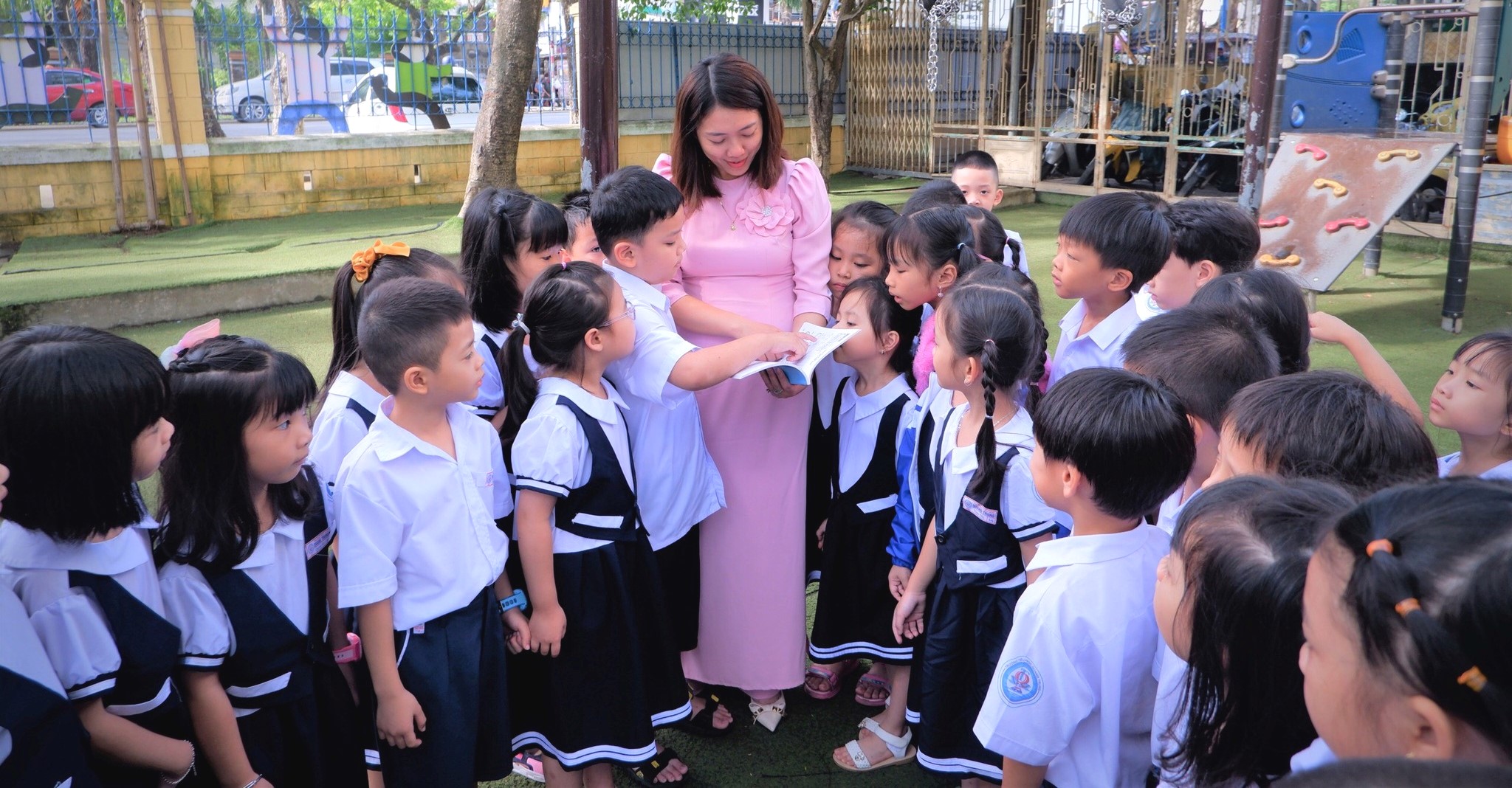 “Chạy trường” - Kỳ IV Thay đổi cách nhìn, cách nghĩ của phụ huynh