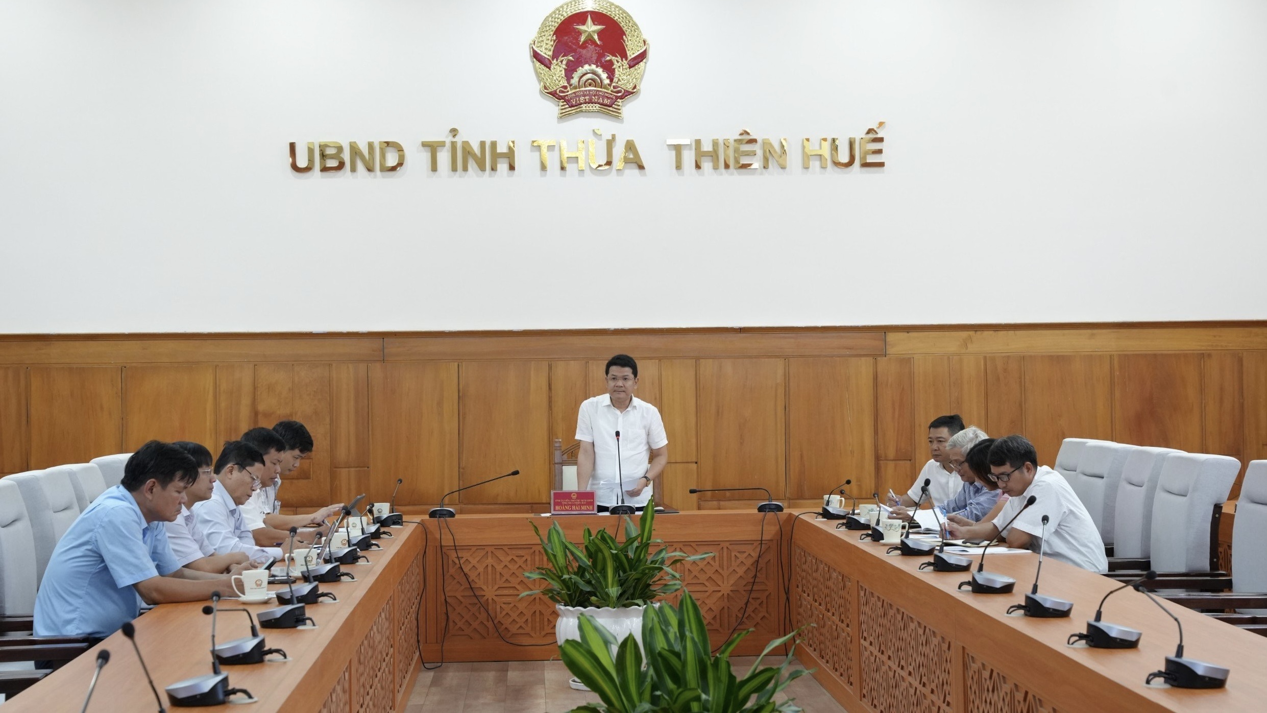 Phấn đấu thu hoạch lúa xong trước ngày 5 9