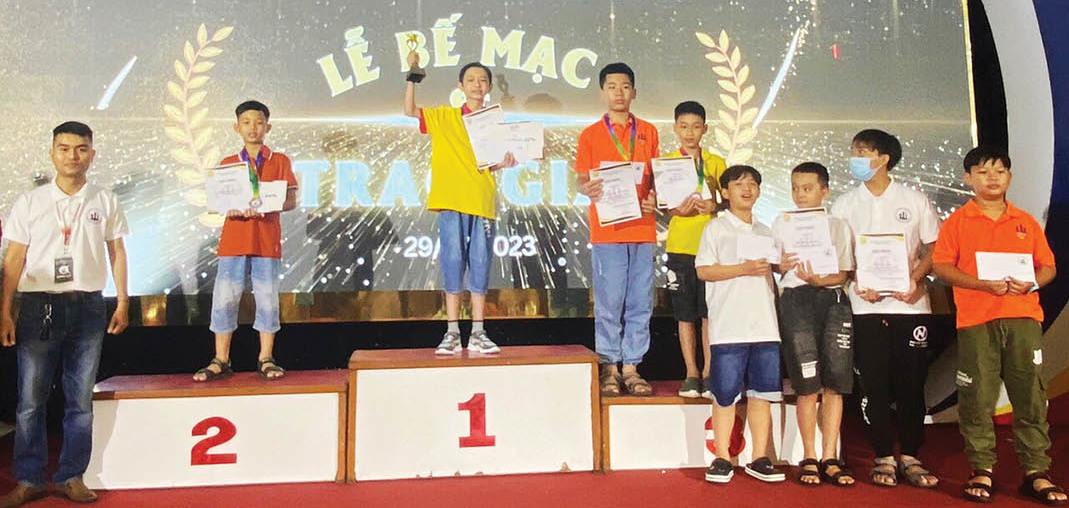 Cùng chơi mà học với cờ vua