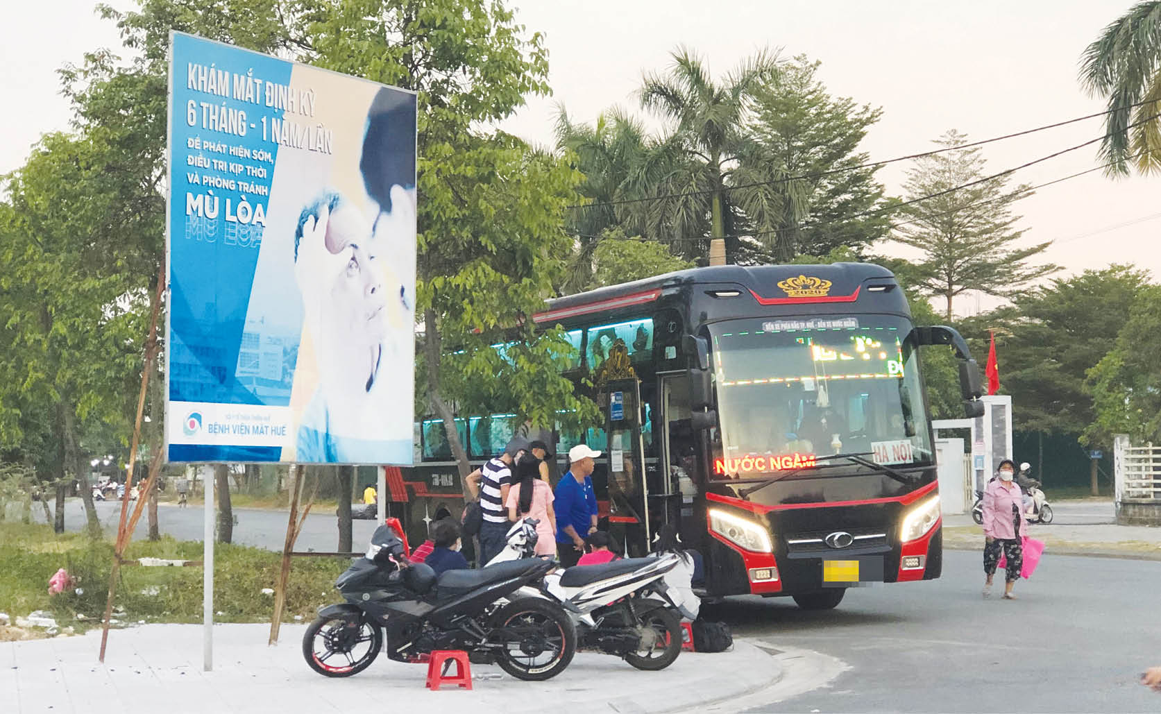 Phức tạp nạn “xe dù, bến cóc”