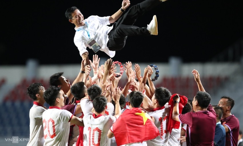 Giữ lại cúp vàng