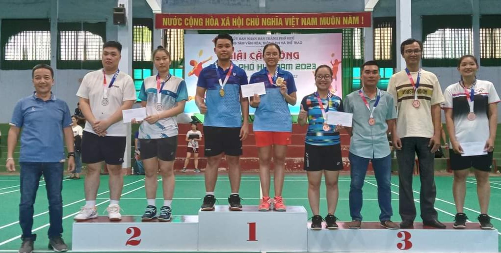 Bế mạc và trao giải Cầu lông TP Huế