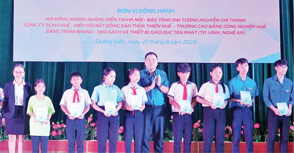 Cùng em đến trường