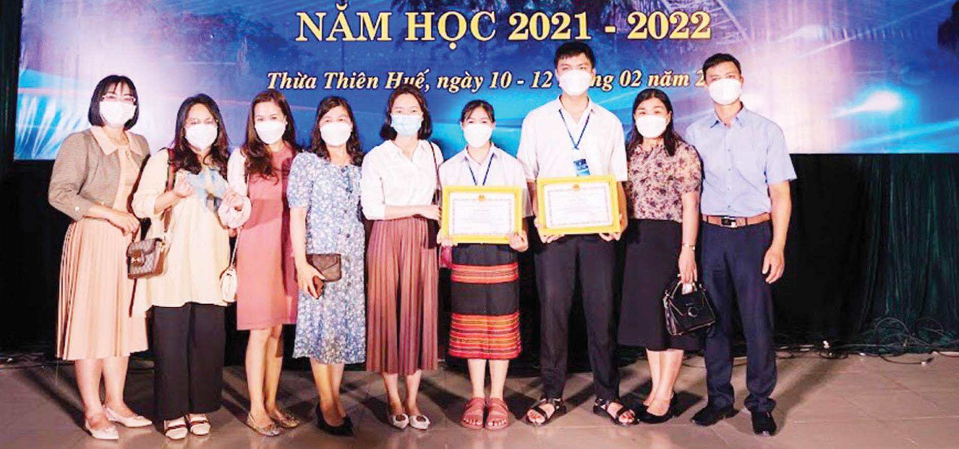 Hạt giống đỏ, nảy mầm xanh trên vùng cao