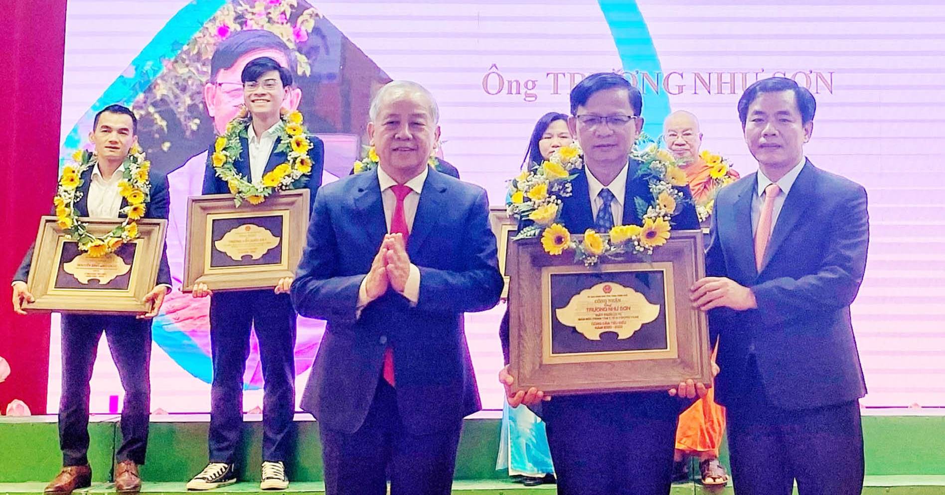 Xứng danh người thầy thuốc Nhân dân