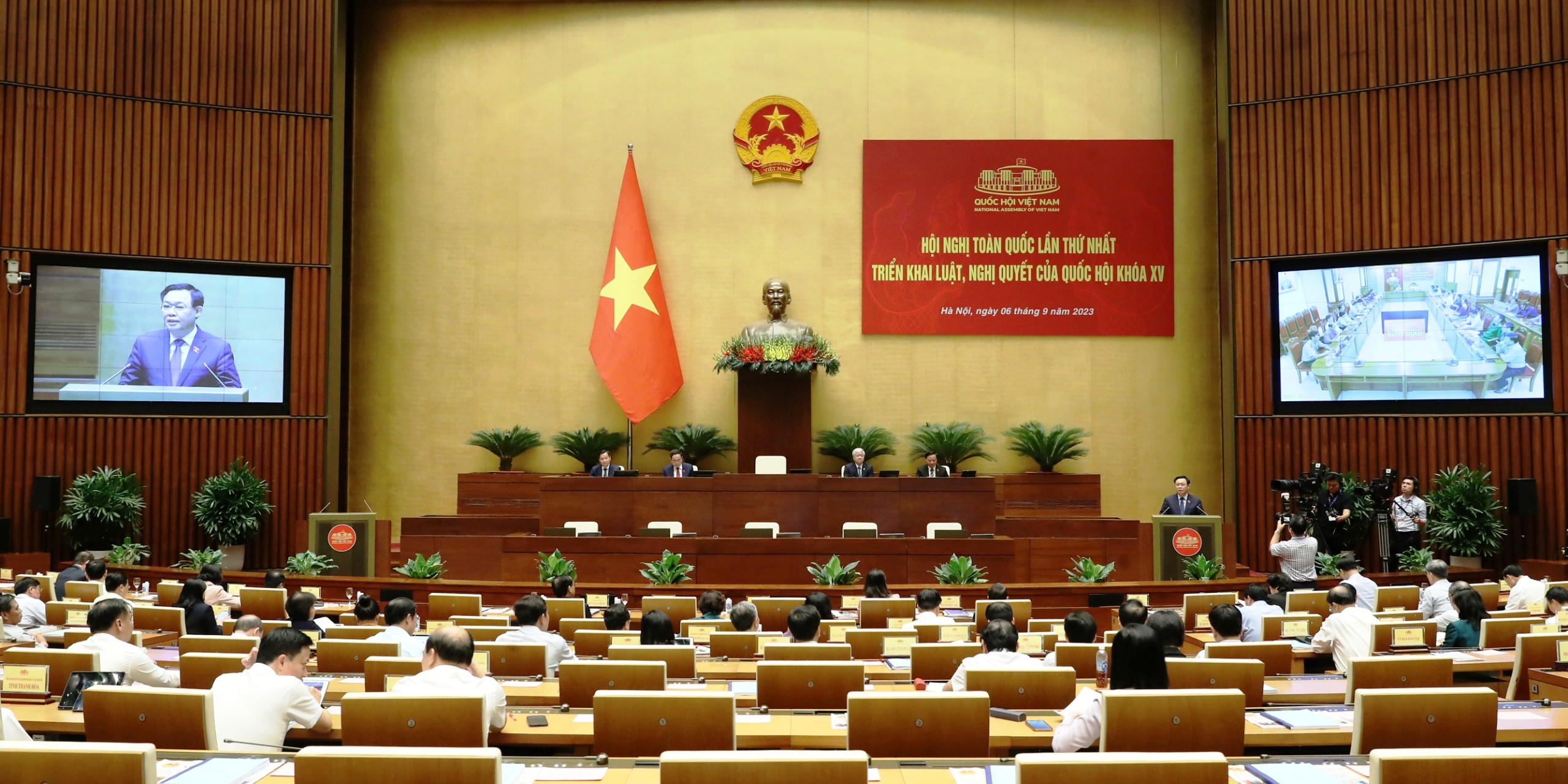 Tháo gỡ khó khăn, triển khai các nghị quyết của Quốc hội khoá XV