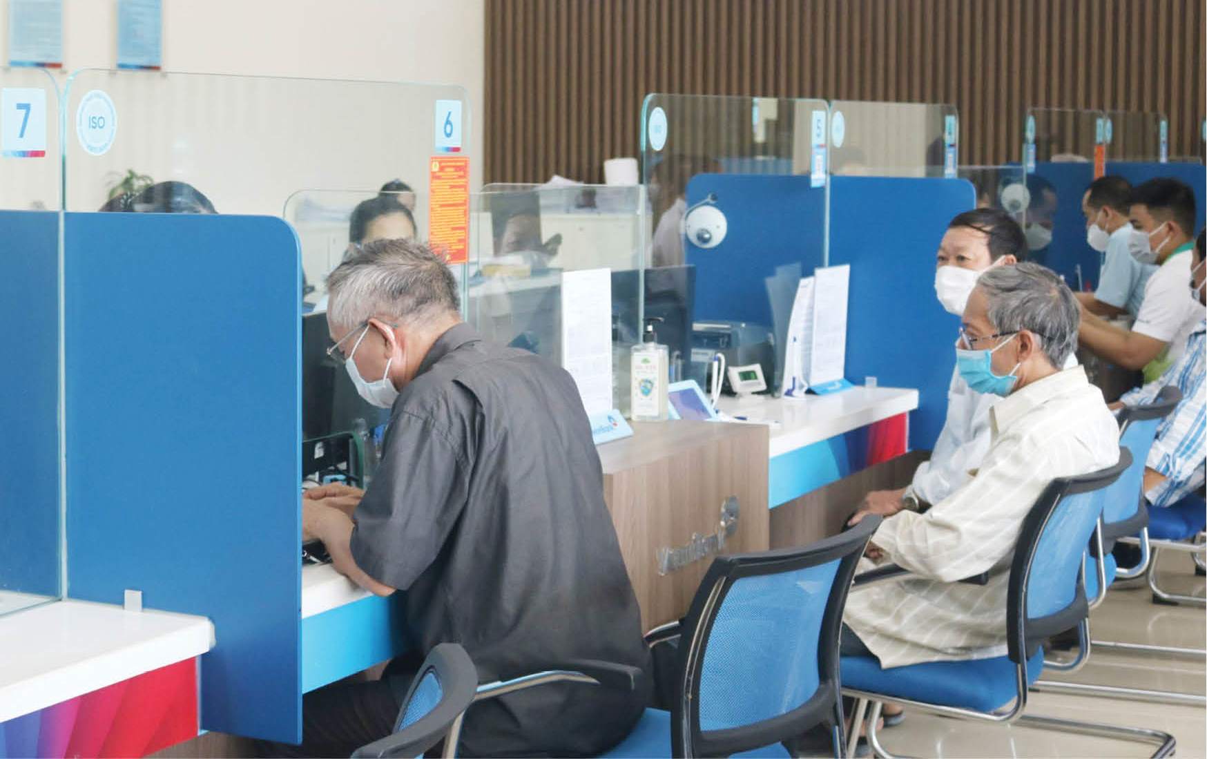 Vay ngân hàng này trả ngân hàng khác Cơ hội tốt nhưng cũng cần tìm hiểu kỹ