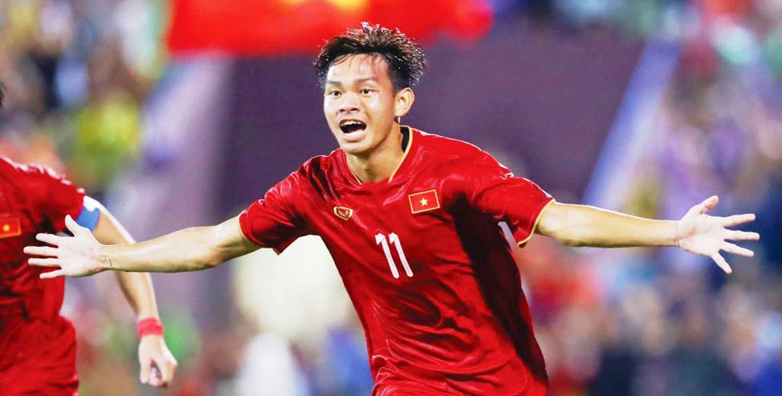 Tấm vé đầu tiên