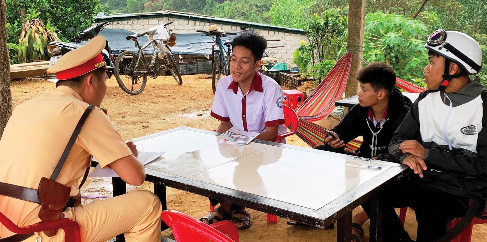 Tạo thói quen để học sinh lựa chọn phương tiện đúng quy định