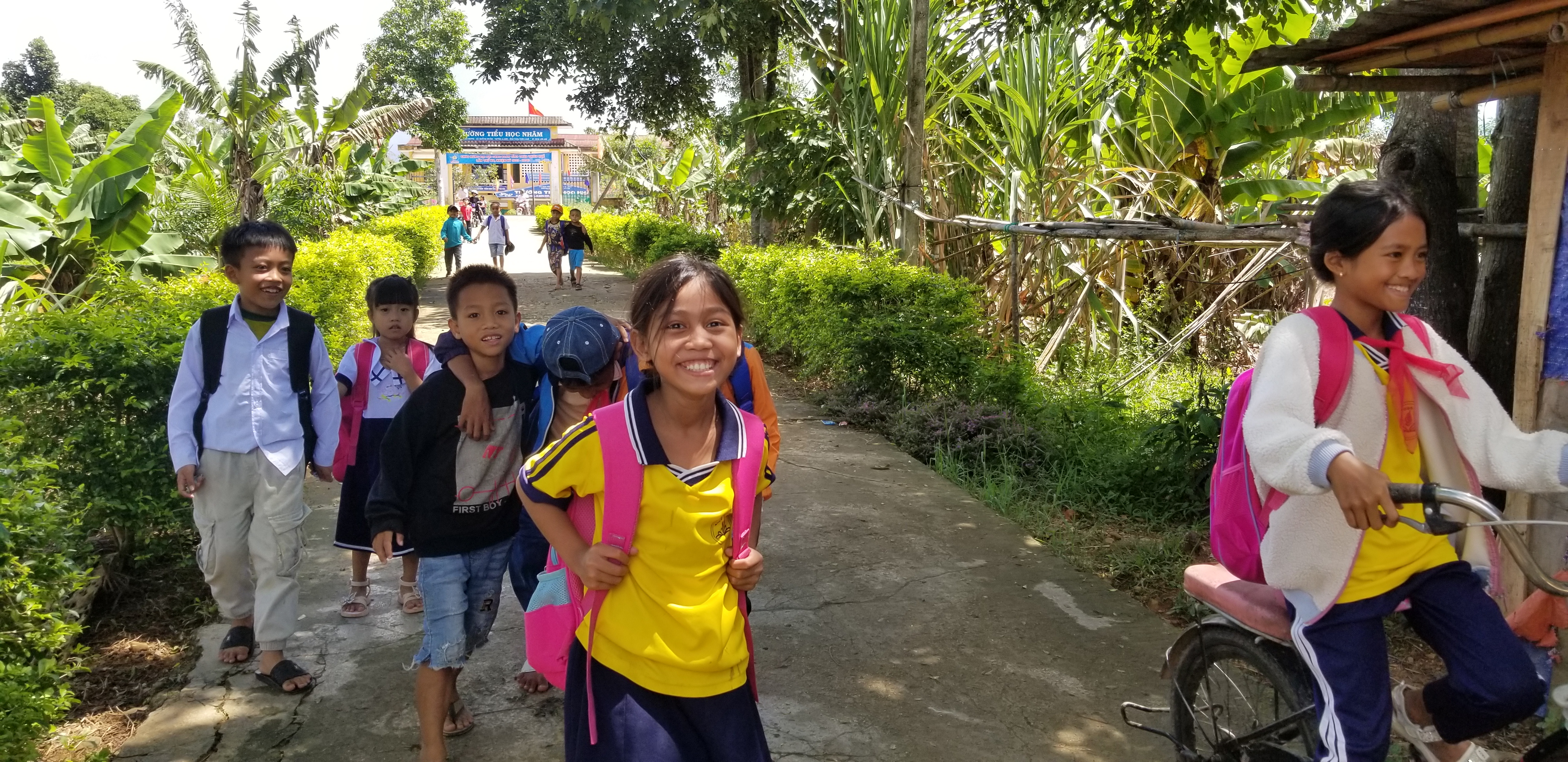 Đồng bào dân tộc thiểu số tiếp cận và thực hiện bình đẳng giới