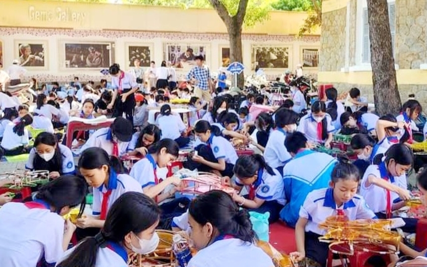 Hội thi làm lồng đèn truyền thống Tết Trung thu 2023