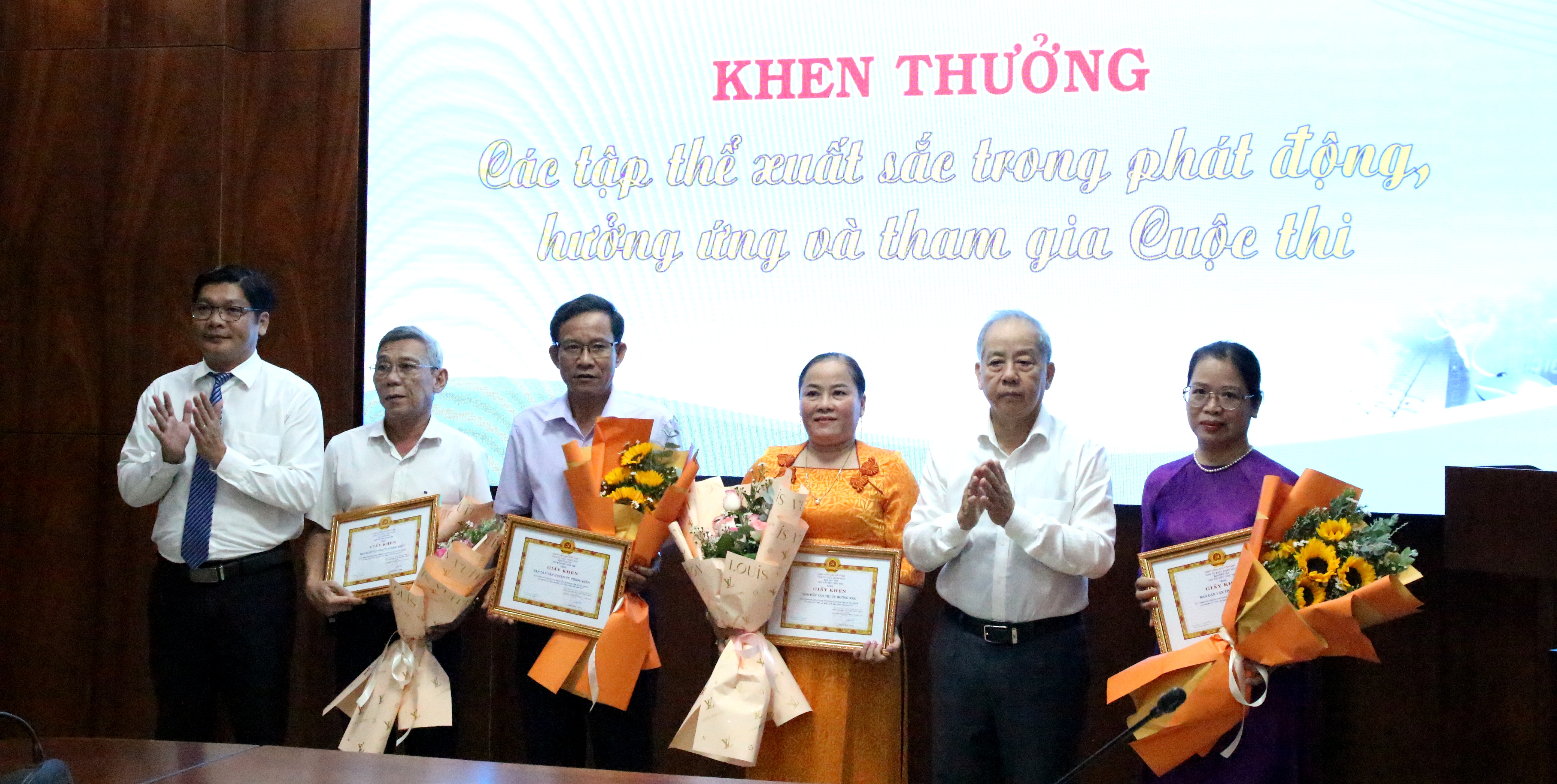 177 792 người tham gia cuộc thi trắc nghiệm trên internet về “Dân vận khéo”