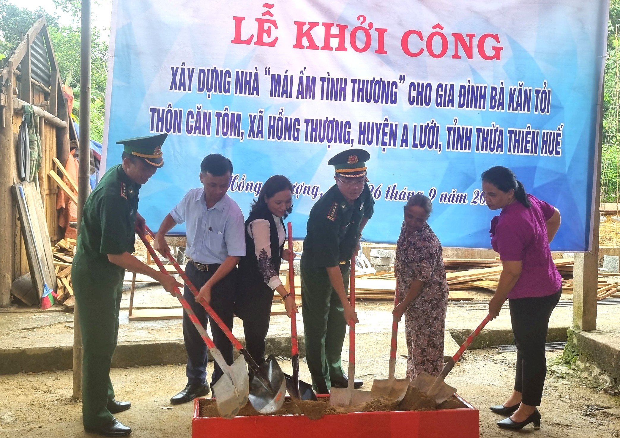 Khởi công xây dựng nhà “Mái ấm tình thương” cho phụ nữ nghèo biên giới