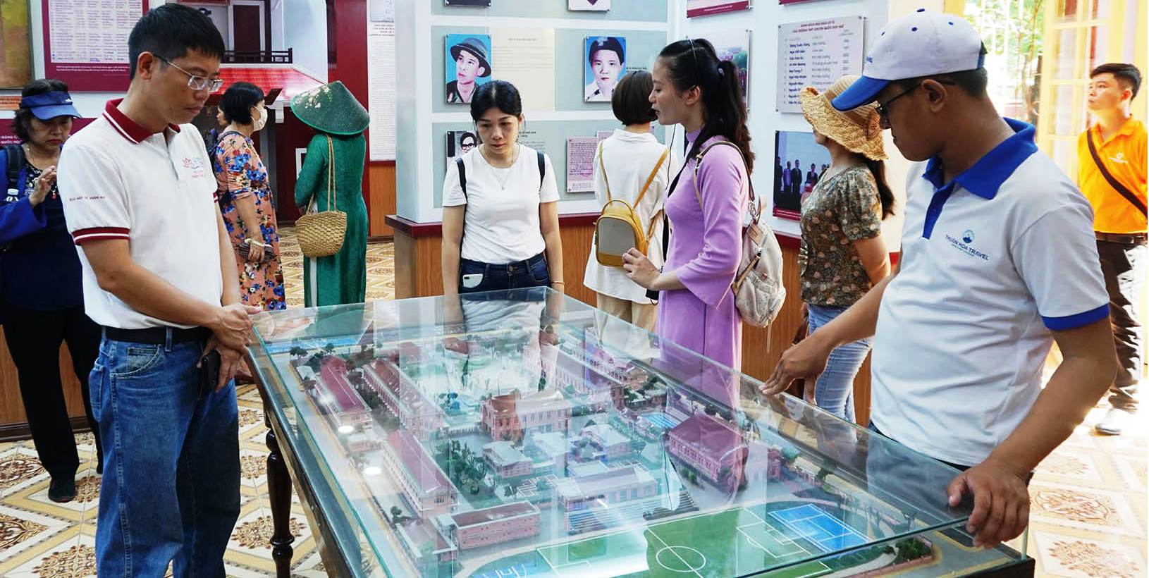 Phát huy giá trị di tích lịch sử để khai thác du lịch - Kỳ 2 “Đóng khung” di tích