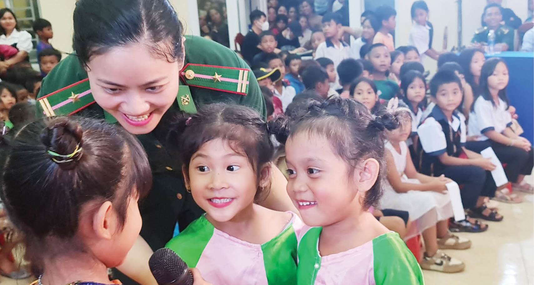 Yêu thương đêm hội trăng rằm biên cương