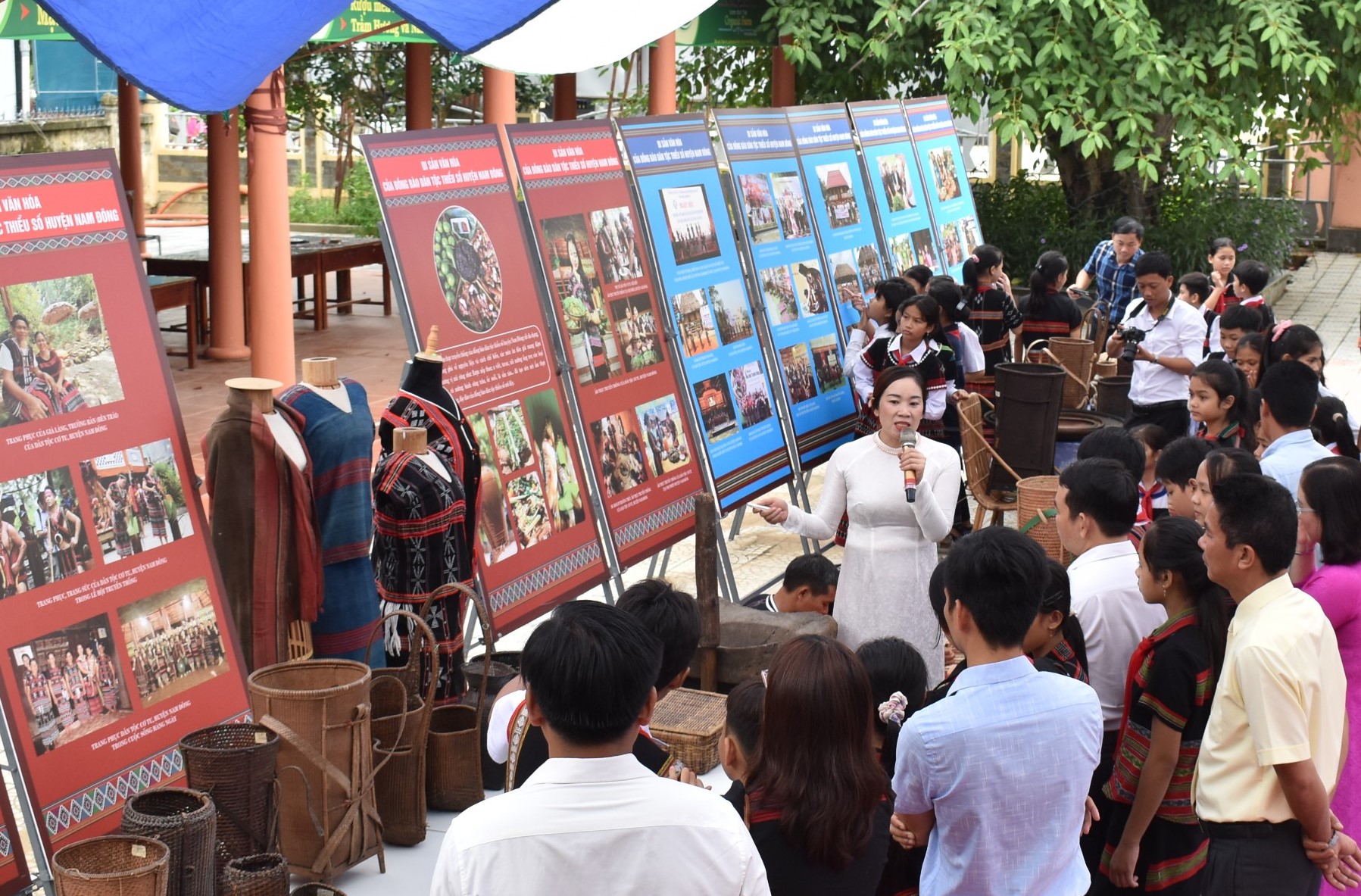 Trưng bày chuyên đề “Di sản văn hóa của đồng bào dân tộc thiểu số huyện Nam Đông”