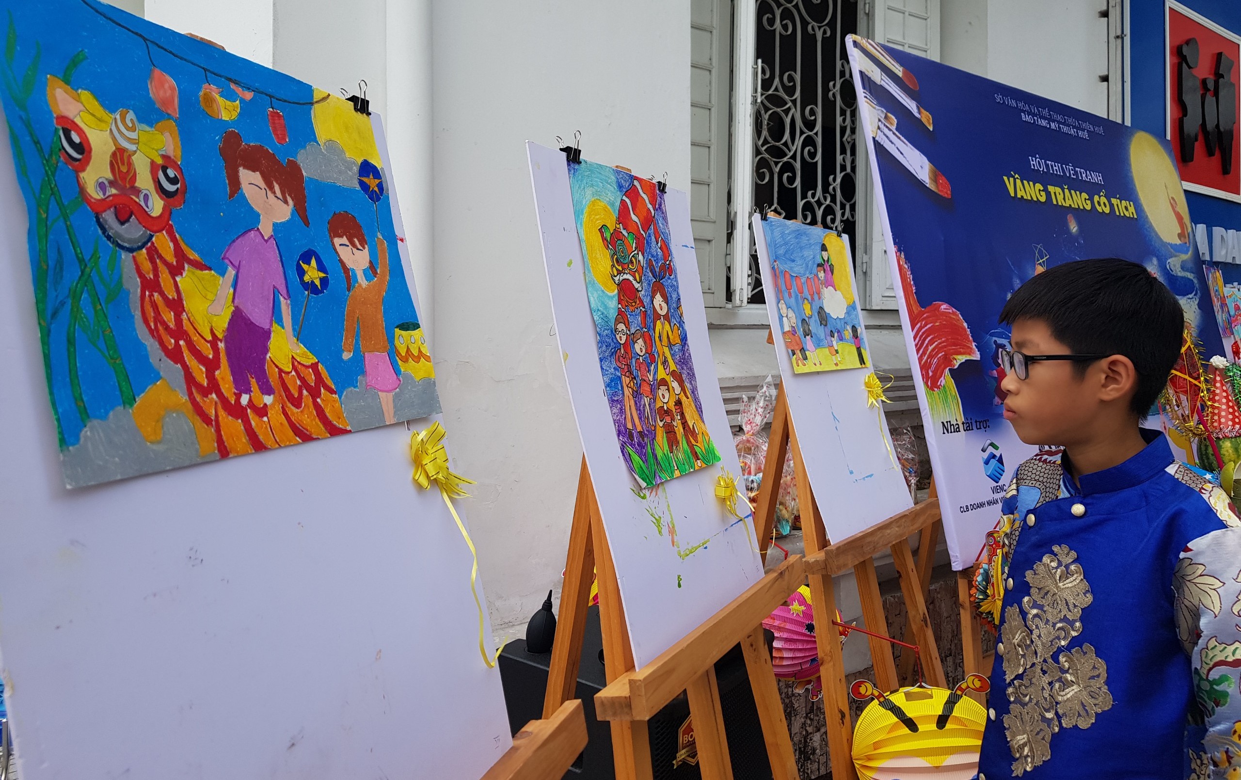 “Vầng trăng cổ tích” qua nét vẽ của thiếu nhi