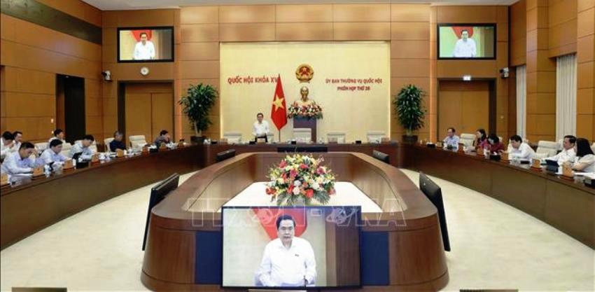 Ủy ban Thường vụ Quốc hội cho ý kiến về áp dụng thuế thu nhập doanh nghiệp bổ sung