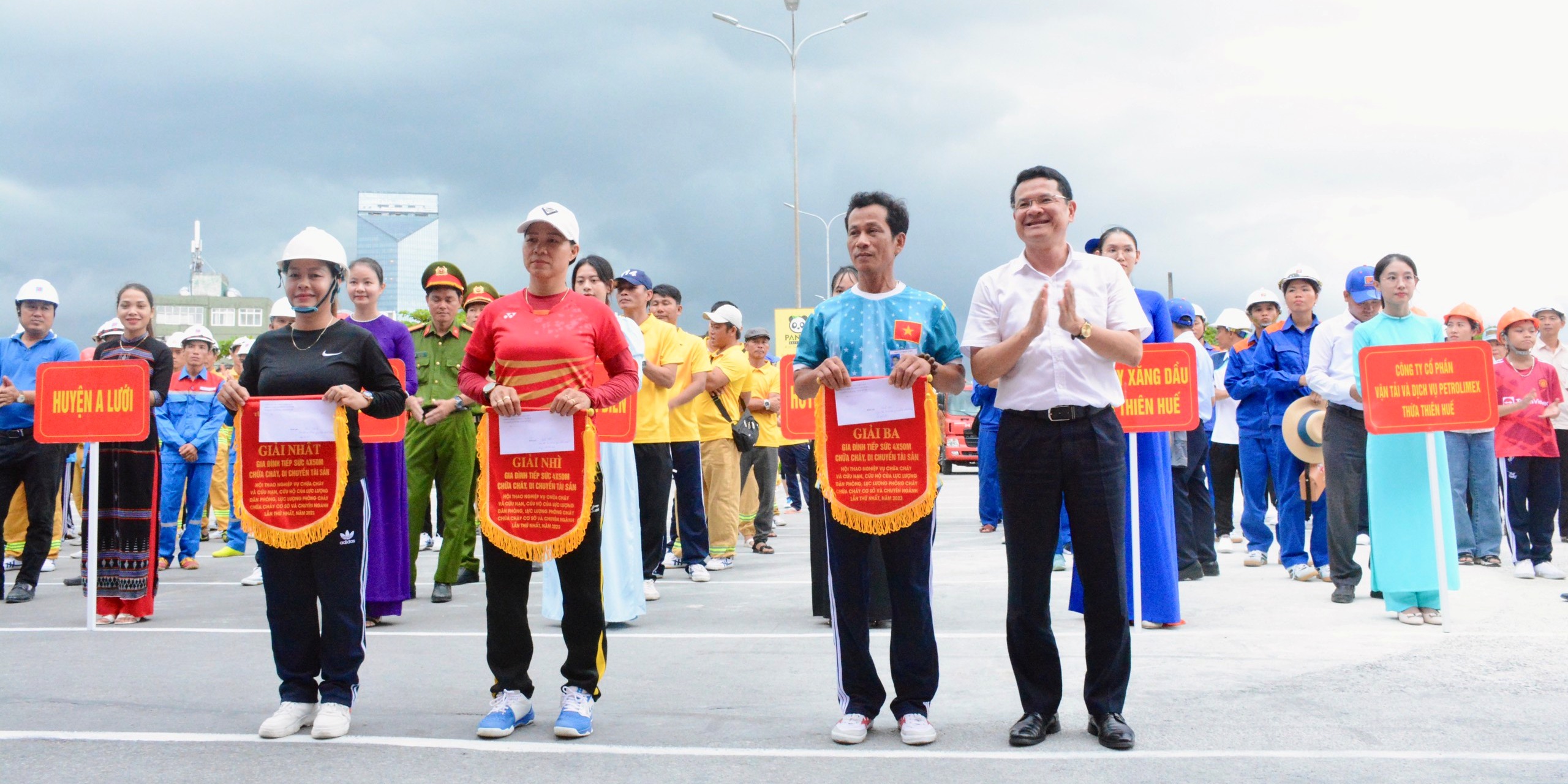 Bế mạc hội thao nghiệp vụ chữa cháy và cứu nạn cứu hộ