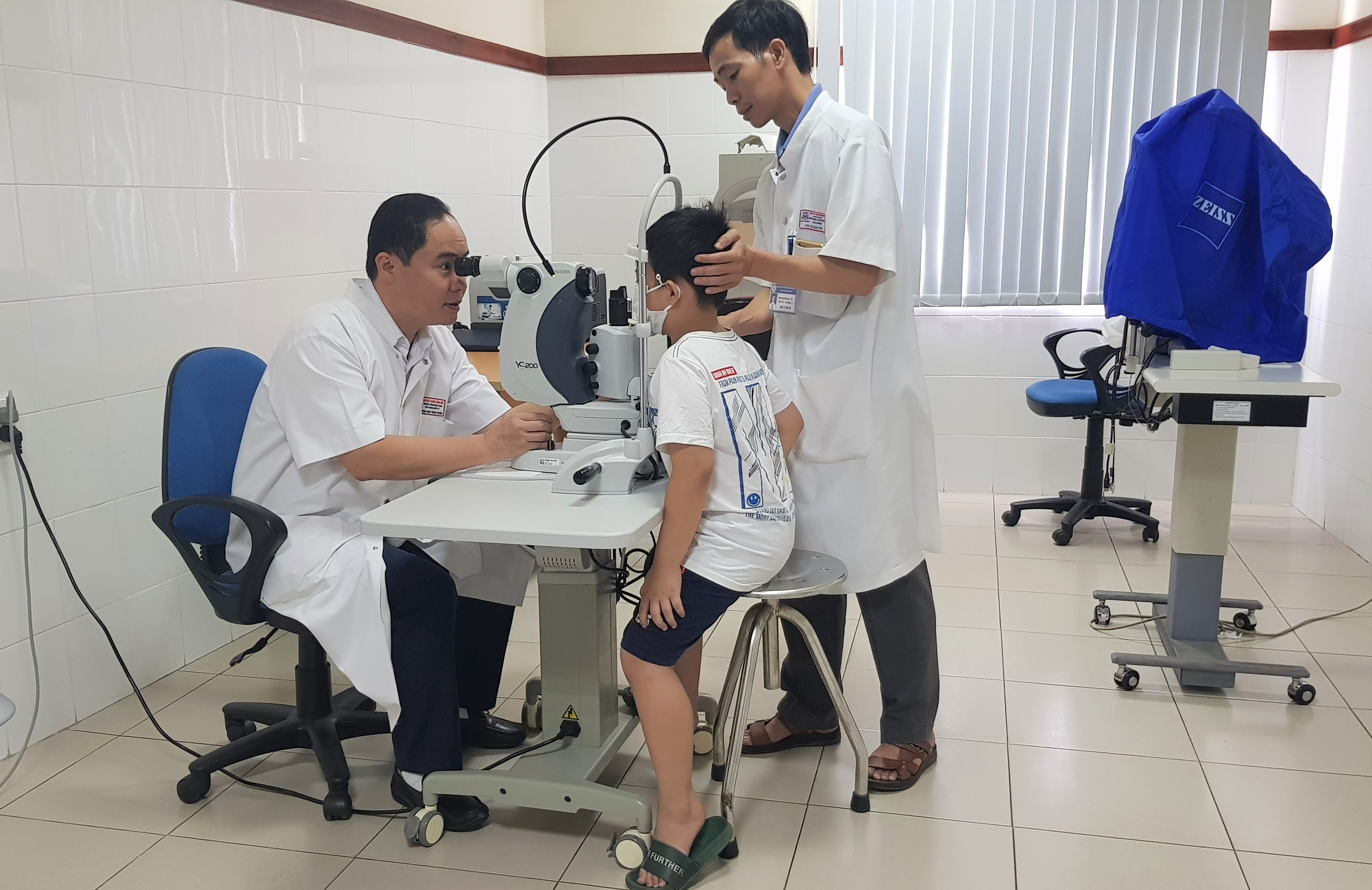 Số ca đau mắt đỏ giảm, bác sĩ lưu ý theo dõi tình trạng giảm thị lực