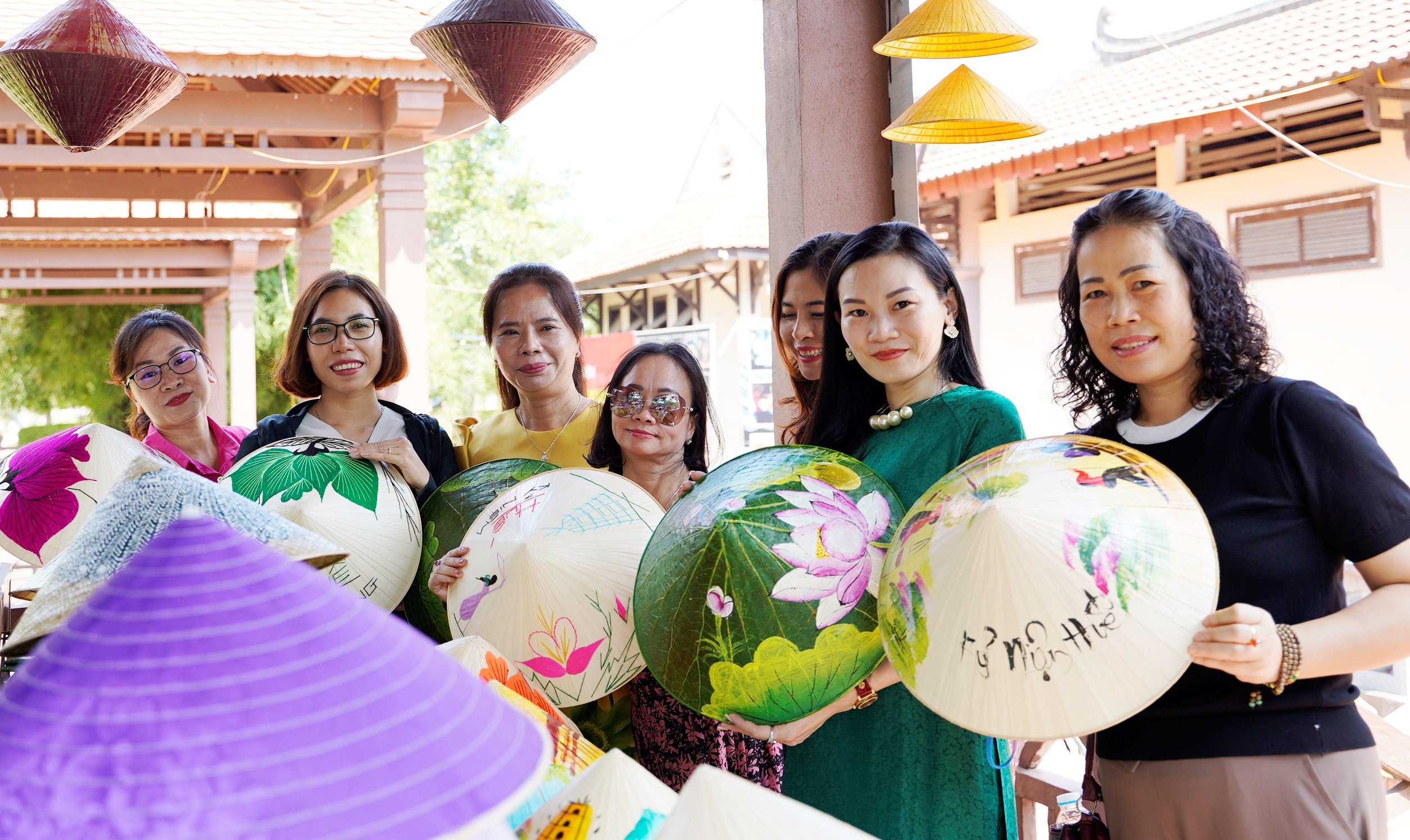 Quản lý, tổ chức hoạt động các thiết chế văn hóa, thể thao cơ sở