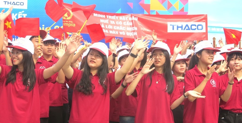 Hơn 2 000 người đến cổ vũ chung kết Olympia