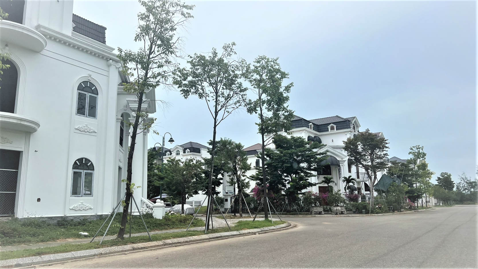 Bỏ tiền tỷ mua nhà, đằng đẵng chờ cấp sổ đỏ