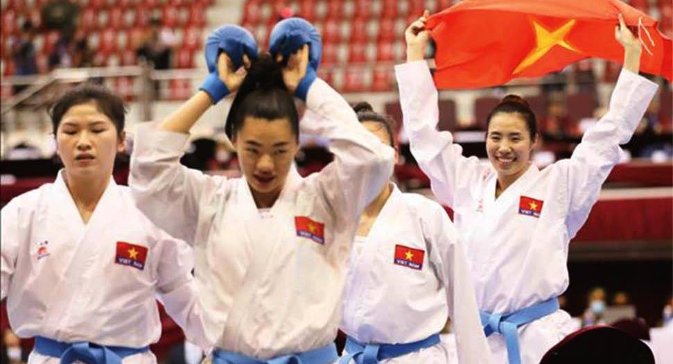 Nhìn qua hàng xóm mà lo