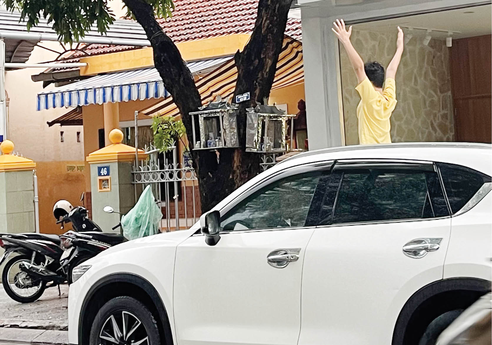 Đừng sử dụng cửa sổ trời sai mục đích