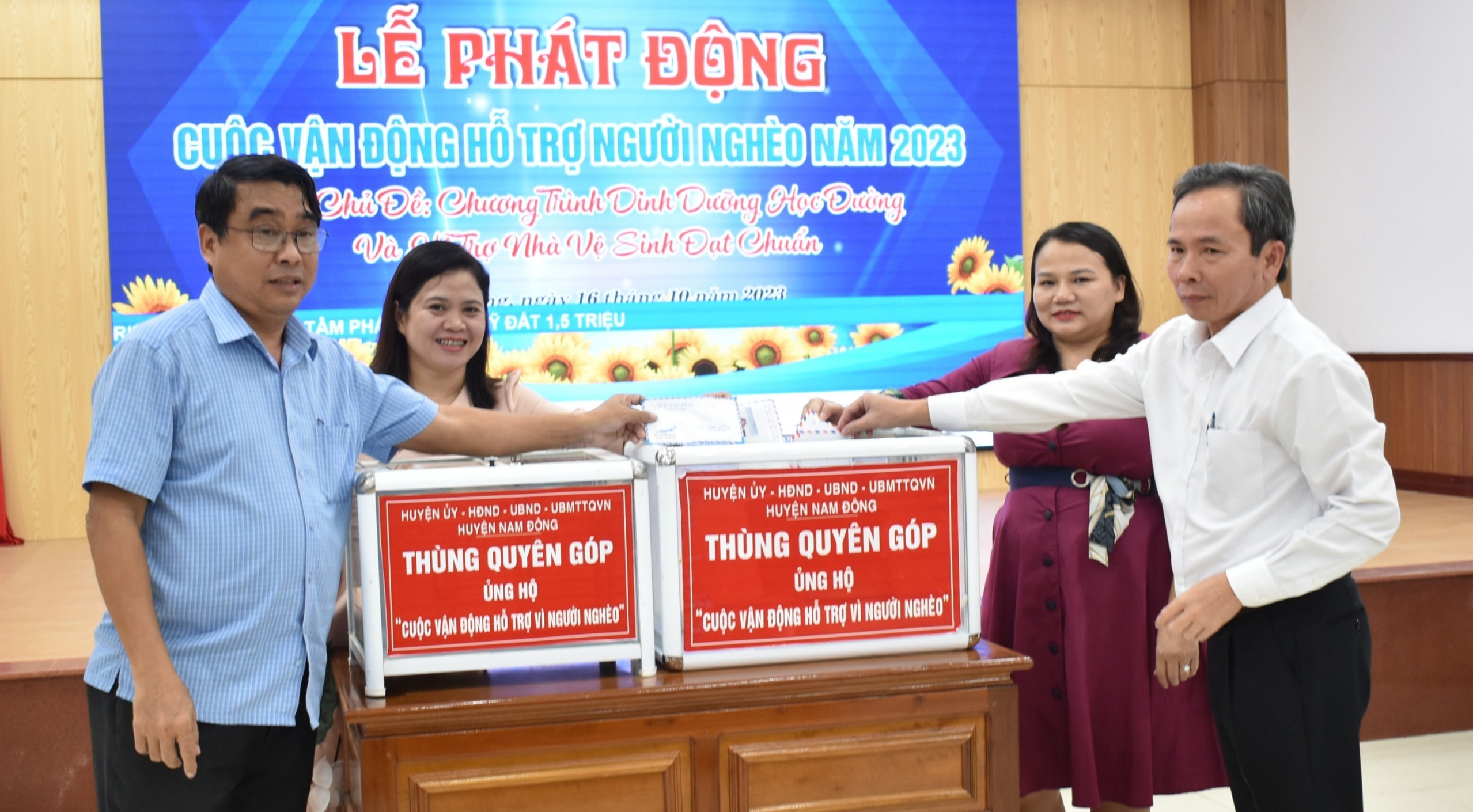 Tiếp nhận hơn 256 triệu đồng hỗ trợ người nghèo tại Nam Đông