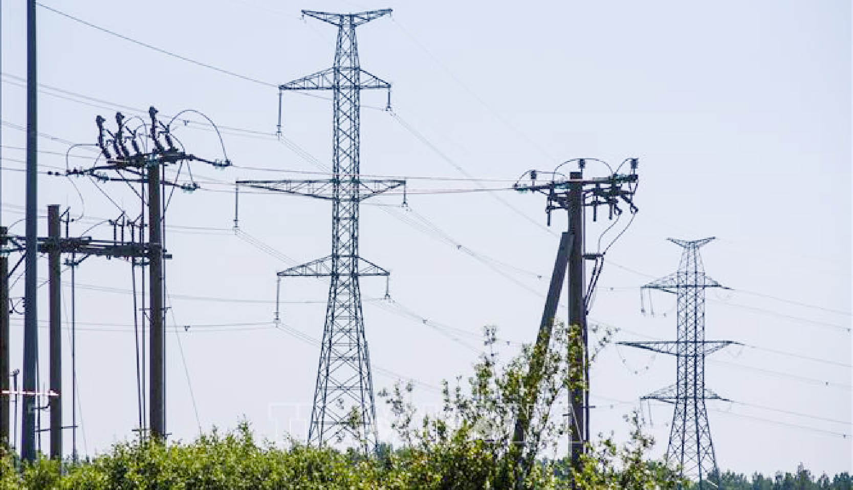 IEA Thế giới cần bổ sung hoặc thay thế gần 80 triệu km đường dây truyền tải điện