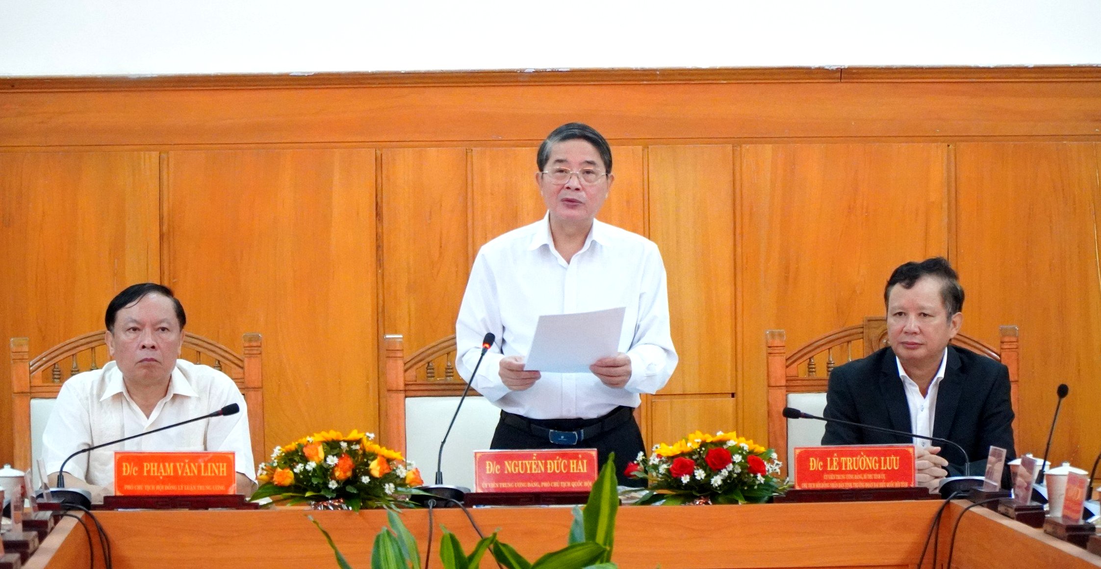 Phát triển văn hóa gắn với phát triển con người