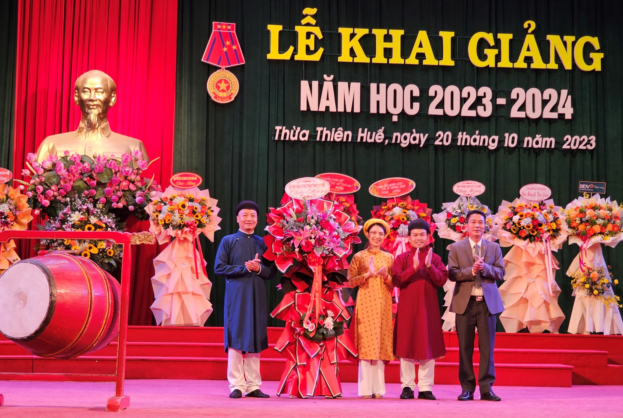 Trường Trung cấp Văn hóa nghệ thuật Thừa Thiên Huế đón gần 140 tân học sinh, sinh viên