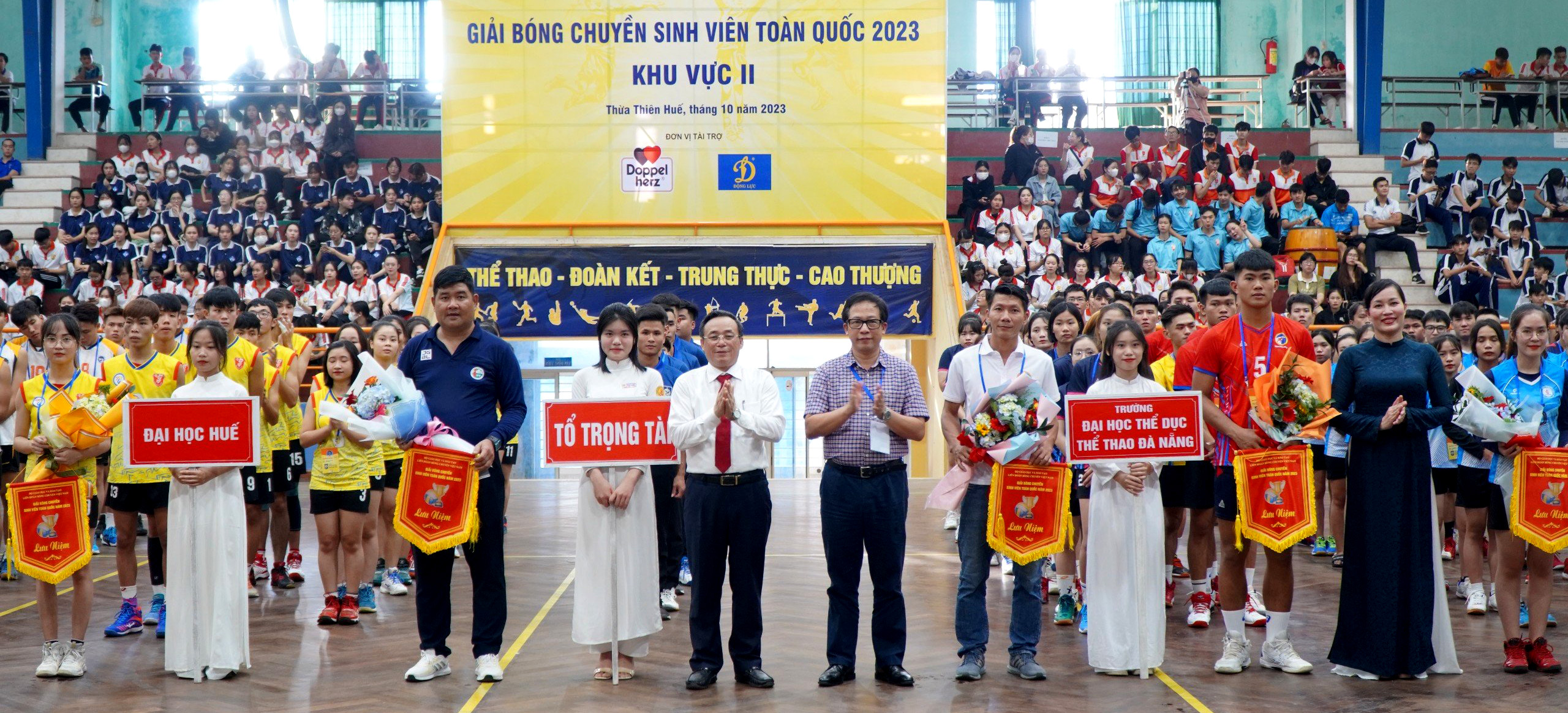 10 đội bóng tranh tài tại Giải bóng chuyền sinh viên toàn quốc khu vực 2